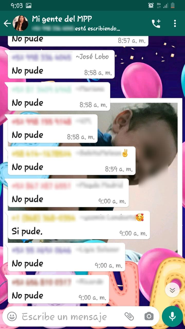 Imagen de una conversación de un grupo de WhatsApp en la que migrantes bajo los PPM reportan quiénes pudieron registrarse en la página Conectas de ACNUR para iniciar su proceso de asilo desde Estados Unidos y quiénes no.