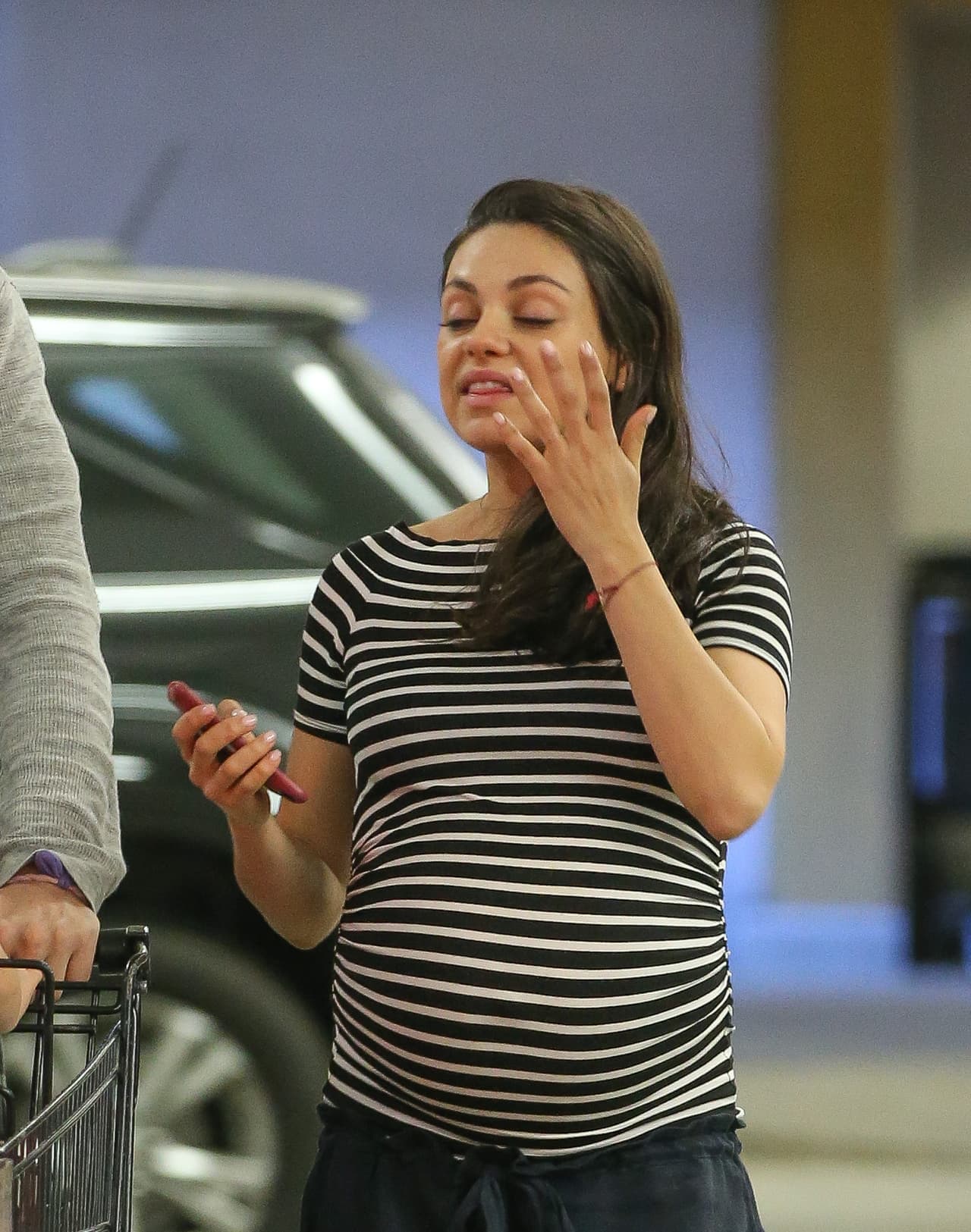 Mila no perdía detalle.