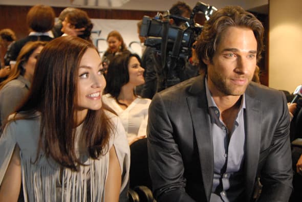 Basta ver con las miraditas que se echaban durante toda la fiesta. ¿Qué tal la gran sonrisa que trae Angelique?