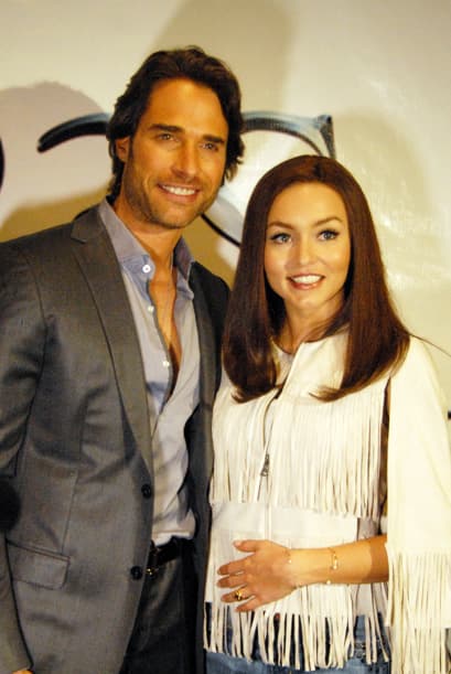 Ambos han tenido un arduo trabajo en Tres Veces Ana porque Angelique tiene que interpretar a tres personajes y Rulli a dos al mismo tiempo.