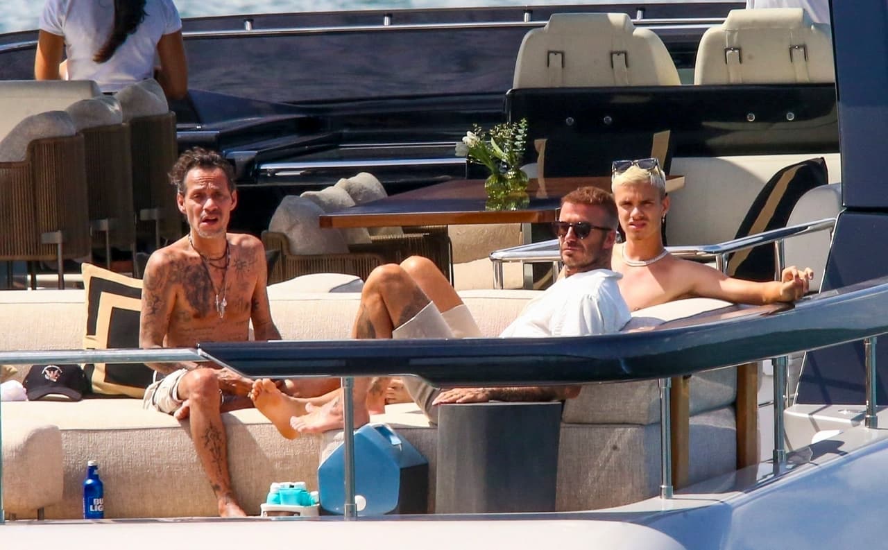 Anthony y López estuvieron casados de 2004 a 2014 y tuvieron dos hijos: 
<b><a href="https://www.univision.com/famosos/jlo-canta-a-duo-con-su-hija-y-la-presenta-por-primera-vez-usando-lenguaje-inclusivo-le-dijo-elle-video" target="_blank">los mellizos Emme y Max, de 14 años. </a></b>
<br>