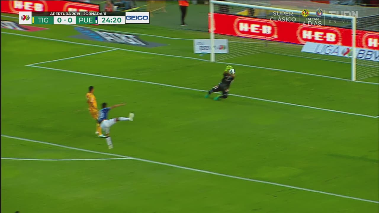 ¡Perdona La Franja! Nahuel hace un par de atajadones mano a mano