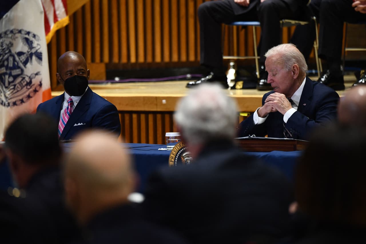 "Ya es suficiente", el presidente Biden promete apoyo federal a Nueva York para combatir la violencia con armas de fuego