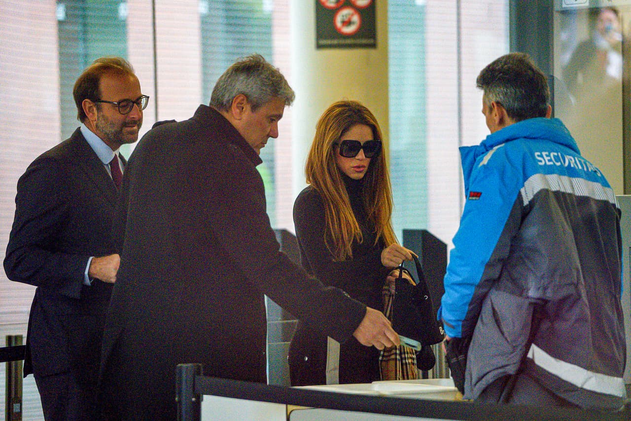 Por su parte, Shakira y su abogada Pilar Mañé no quisieron hablar con la prensa.
<br>
