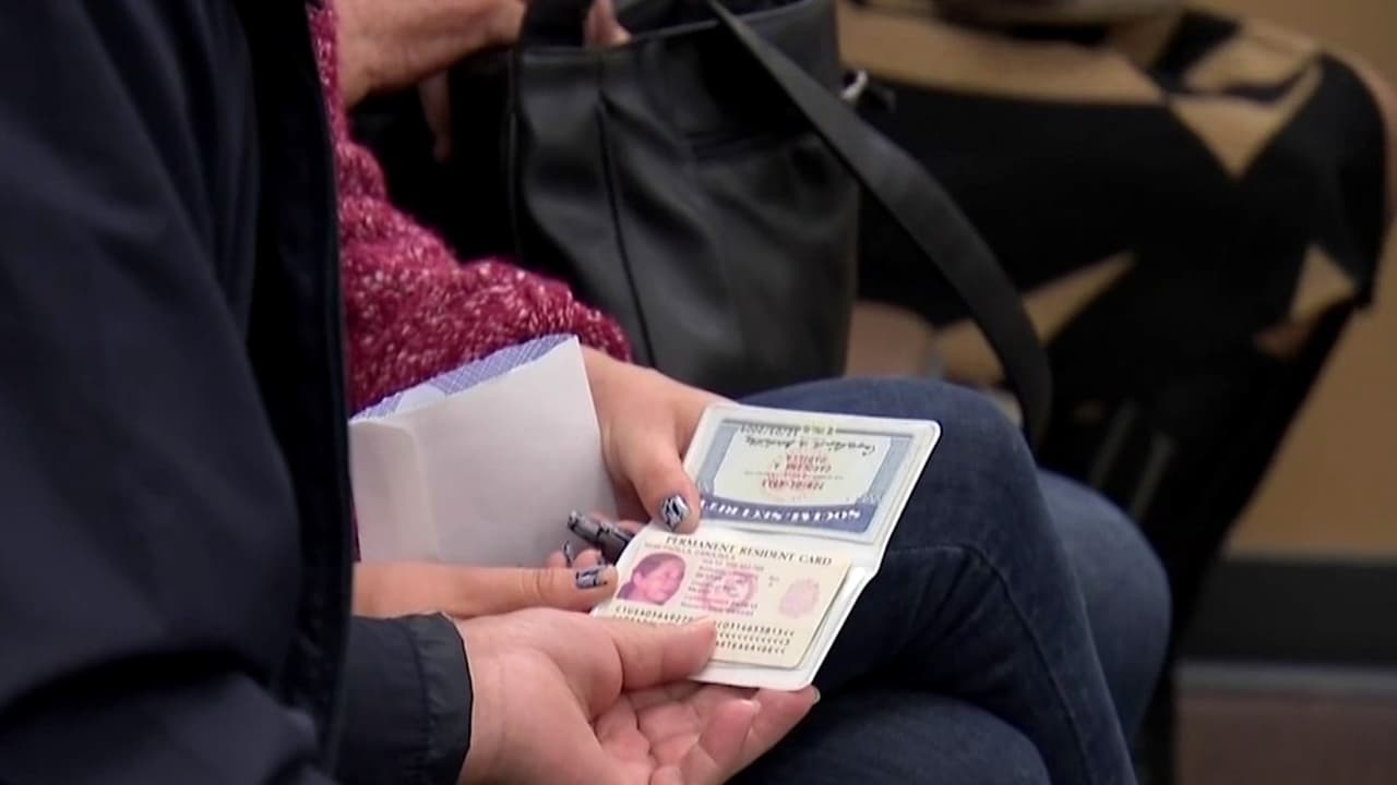 ¿A quiénes afecta la nueva regla de 'carga pública' y qué se sabe de la demanda de 22 estados?