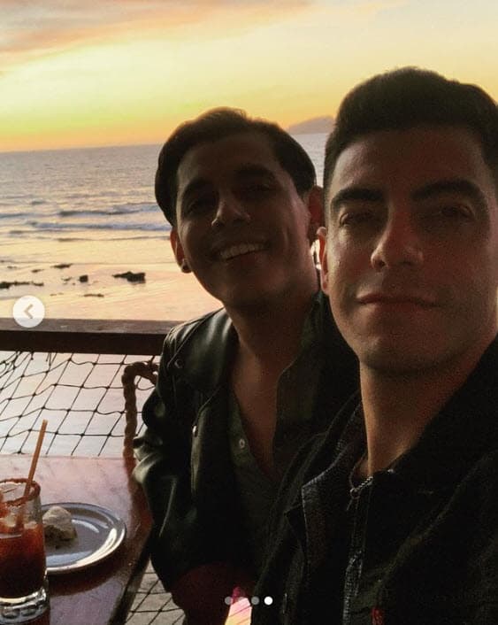 El cantante reconoció que no tenía idea de todo lo que se debe tomar en cuenta para determinar fecha, lugar, banquete y todo lo que conlleva organizar una ceremonia nupcial. 
<br>