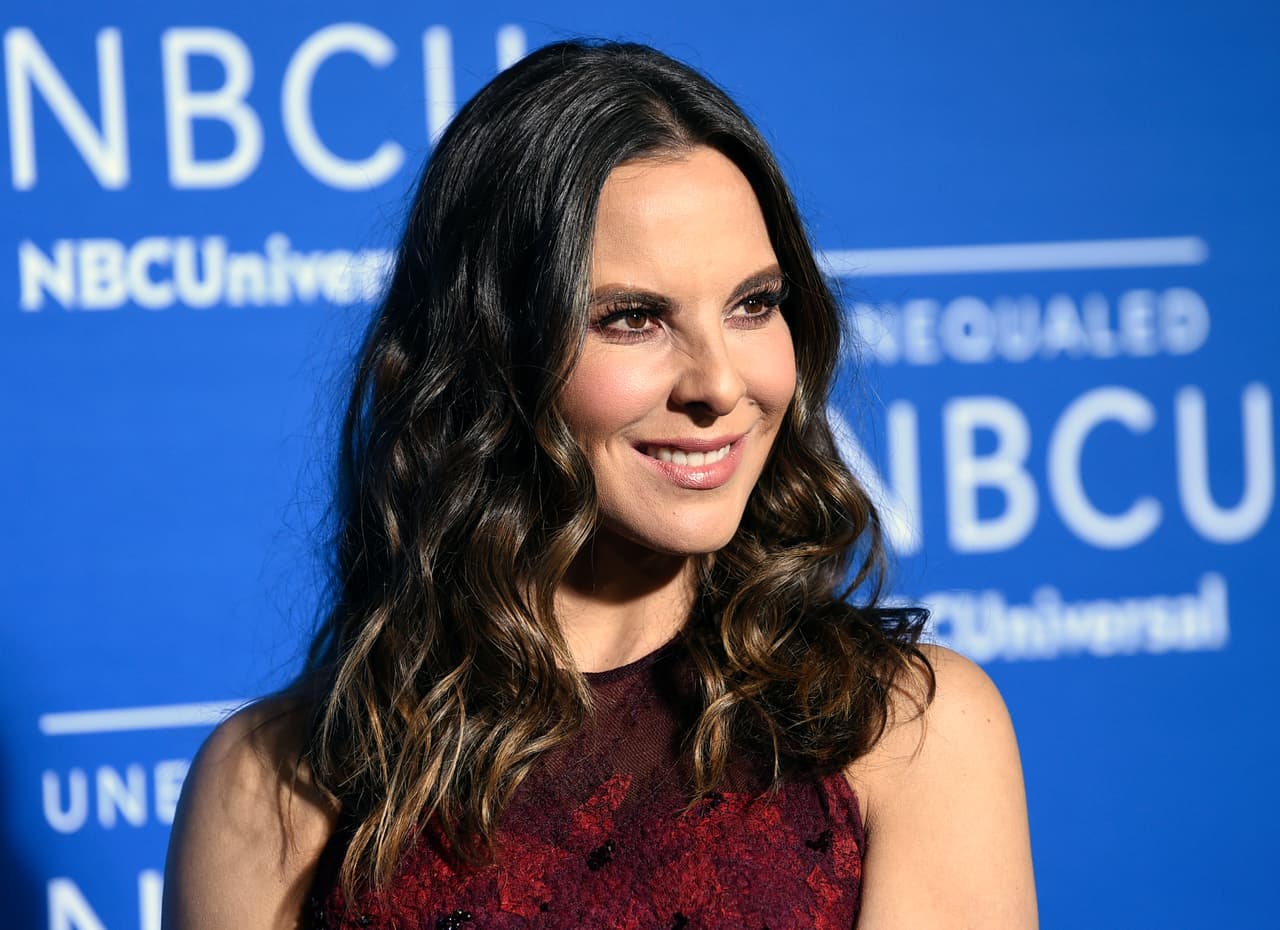 Pero siete meses después, Kate del Castillo le dijo a ‘Good Morning America’: "Tuvimos sexo. Los dos somos adultos, solteros, algo estaba pasando y ahí quedó. Solo fue un negocio". La periodista le preguntó por qué había esperado hasta ahora para contar ese detalle, y Del Castillo dijo: "¡porque nadie nos lo preguntó!". 
<br>