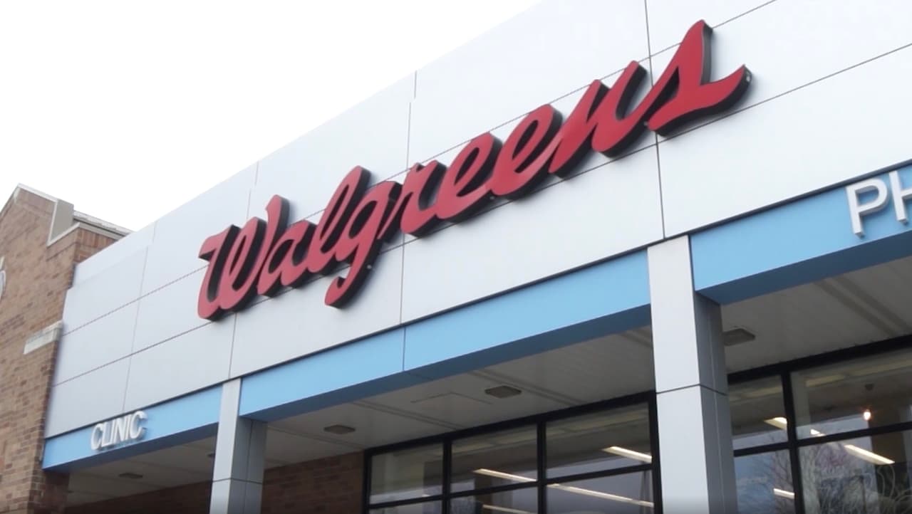 Lo que tienes que saber de las pruebas de coronavirus desde el automóvil o “Drive Thru” de Walgreens