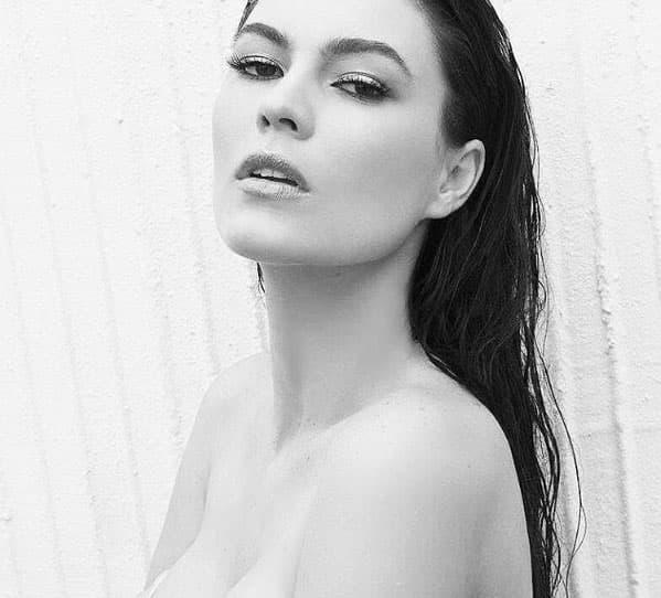 La madre es la modelo brasileña Natália Subtil, quien es 9 años mayor que Sergio.