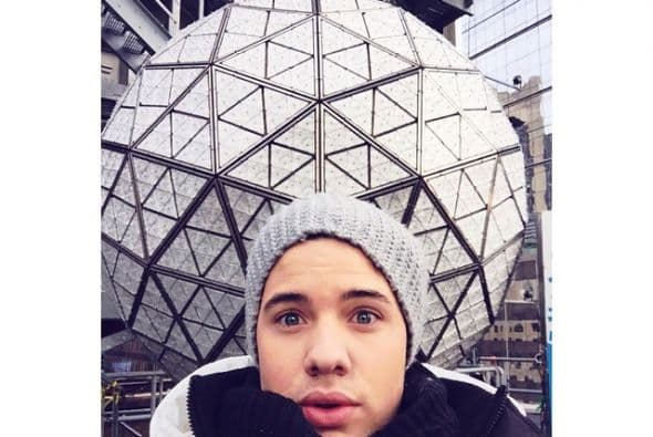 Trabajando o en casa con familia y amigos, los famosos de Univision se la pasaron de lo mejor despidiendo el 2014. ¡A celebrar, como debe ser!