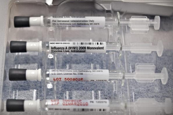 <b>¿Qué novedades hay esta temporada de influenza?</b>
<br>Las vacunas contra la influenza han sido actualizadas para que haya una mejor correspondencia con los virus en circulación en Estados Unidos.
<br>