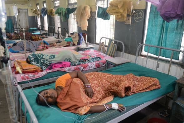Pacientes en el Hospital Siliguiri en India, donde también se sintió el terremoto.