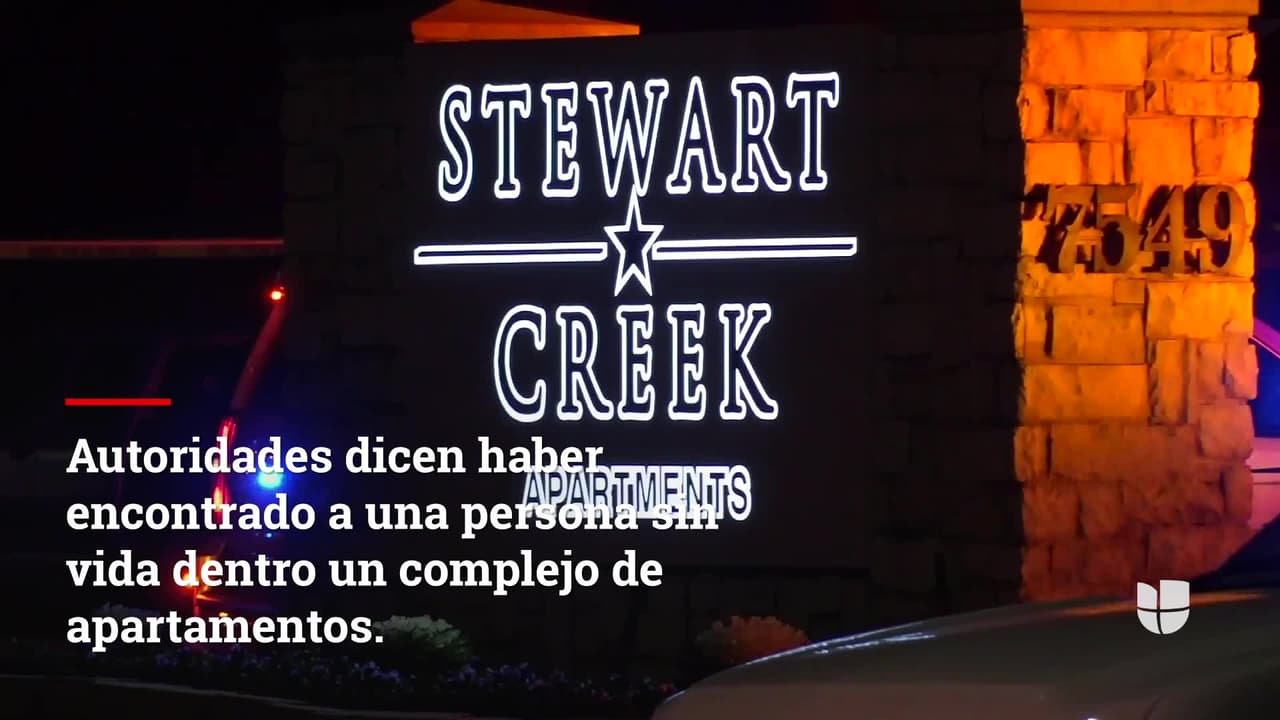 La policía investiga una balacera que dejo a una persona muerta y otra herida dentro de un complejo de apartamentos