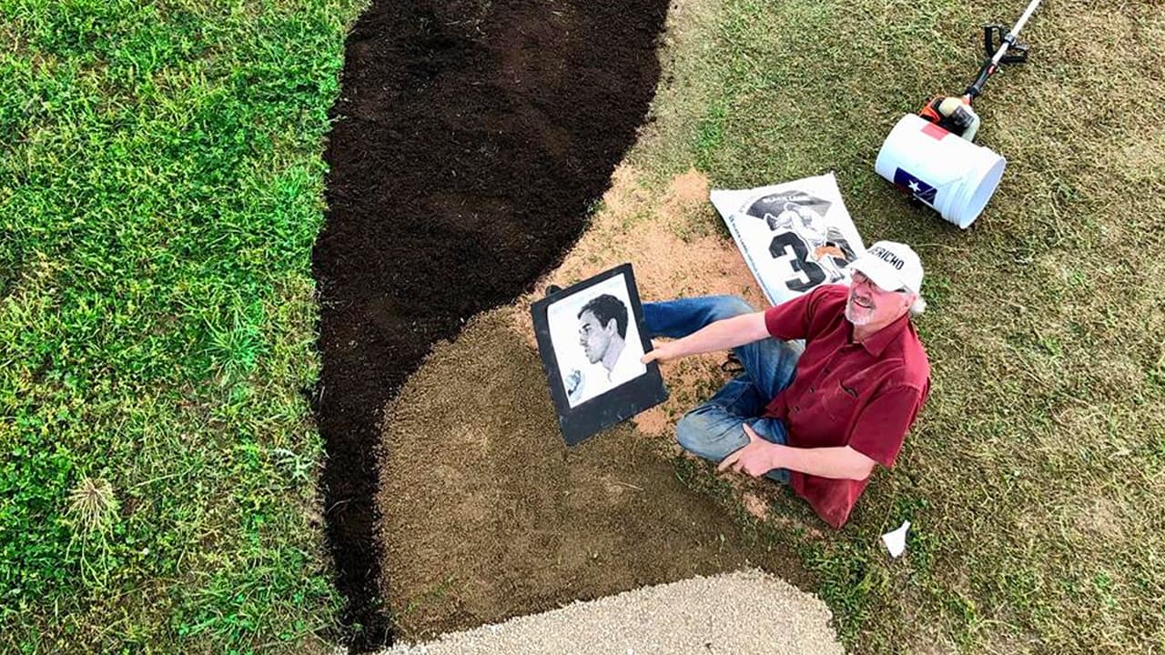 Herd dijo a la cadena 
<a href="https://www.kiiitv.com/article/news/politics/beto-2020-artist-creates-2-acre-beto-orourke-crop-circle-in-austin/269-37b3d815-2431-4576-9cee-d81ad96a4bda" target="_blank">KVUE</a> que con la enorme obra de arte está "tratando de contar la historia de este increíble hombre de Texas que está haciendo una diferencia en el clima nacional".