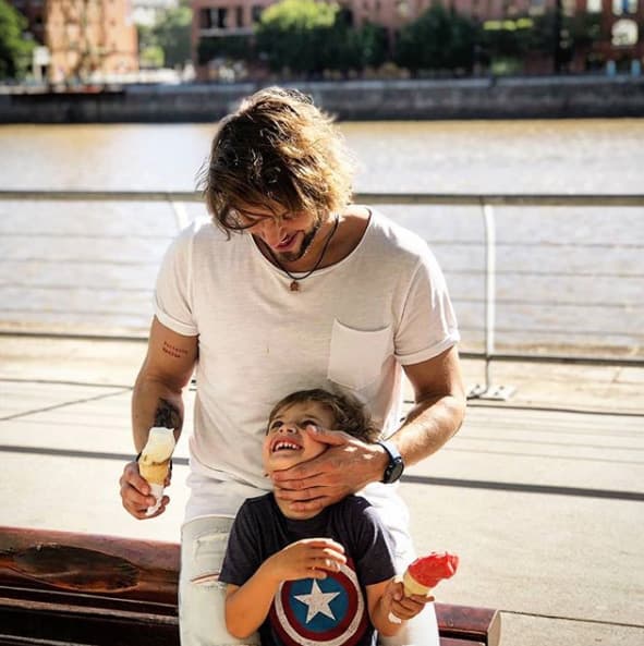 Benicio vive con su mamá en Argentina, así que el actor lo visita periódicamente.