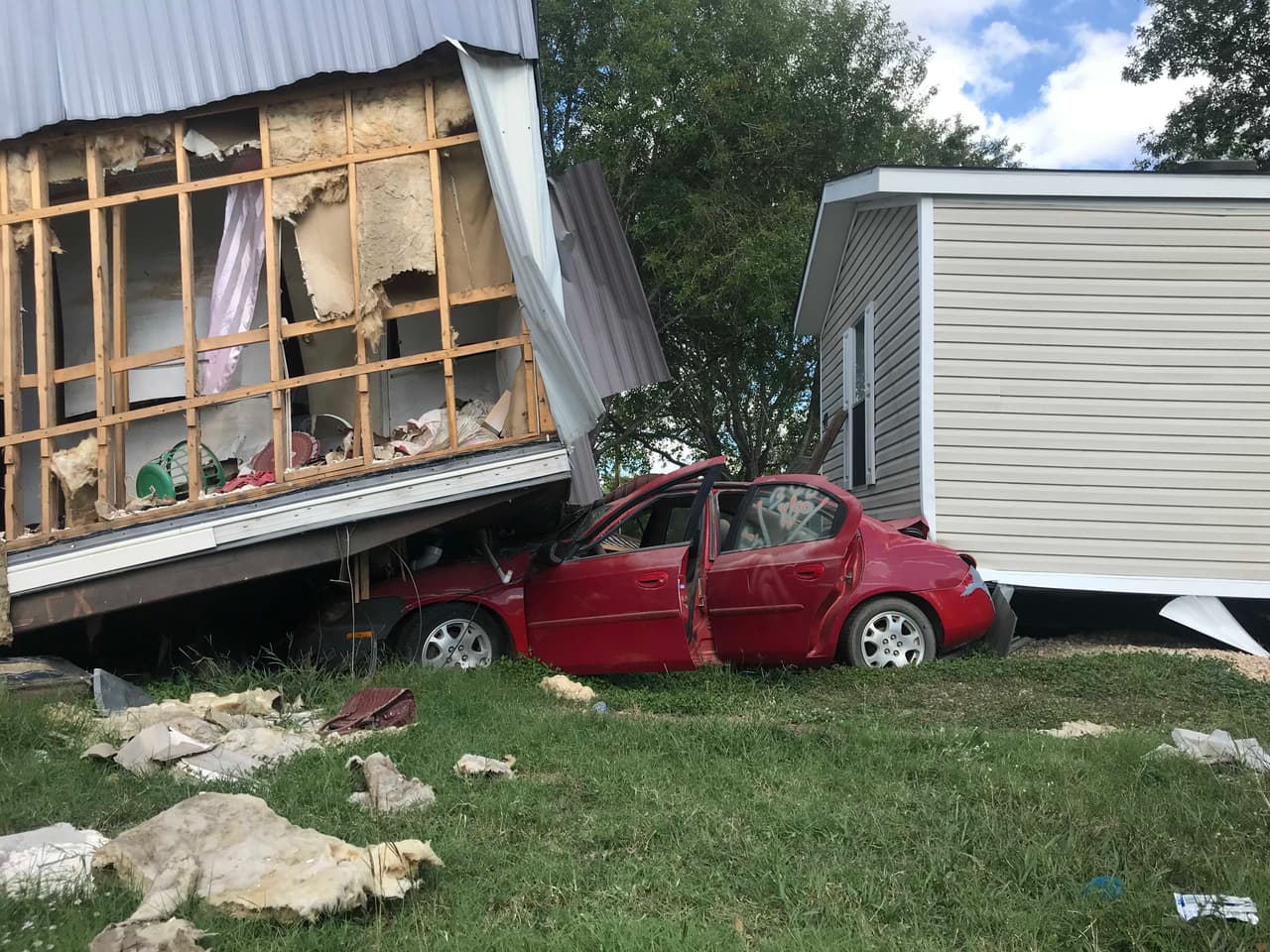 El grupo “La Grange Area Disaster Recovery Team” está organizando a los voluntarios. 
<br>