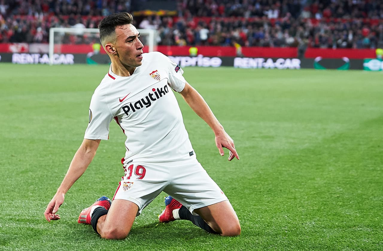 Fue un buen centro de Éver Banega desde la banda derercha al que el ex Barcelona llegó sin marca para concretar el 2-1 parcial a favor del Sevilla.