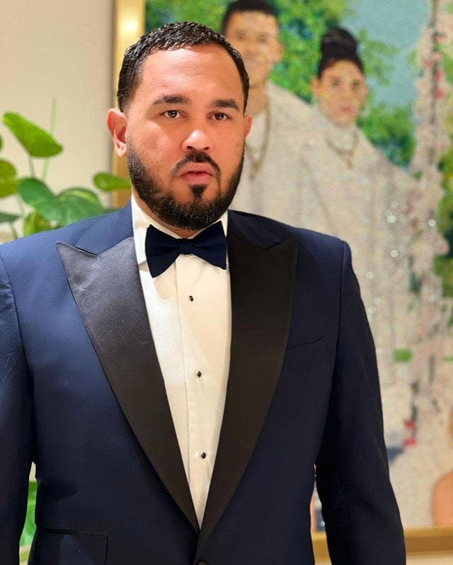 El 22 de diciembre Raphy Pina fue 
<a href="https://www.univision.com/famosos/raphy-pina-culpable-posesion-ilegal-de-armas"><b>declarado culpable</b></a> en Puerto Rico por los delitos de 
<b>posesión de un arma de fuego modificada ilegalmente </b>y
<b> posesión de armas de fuego al ser convicto.</b>
<br>