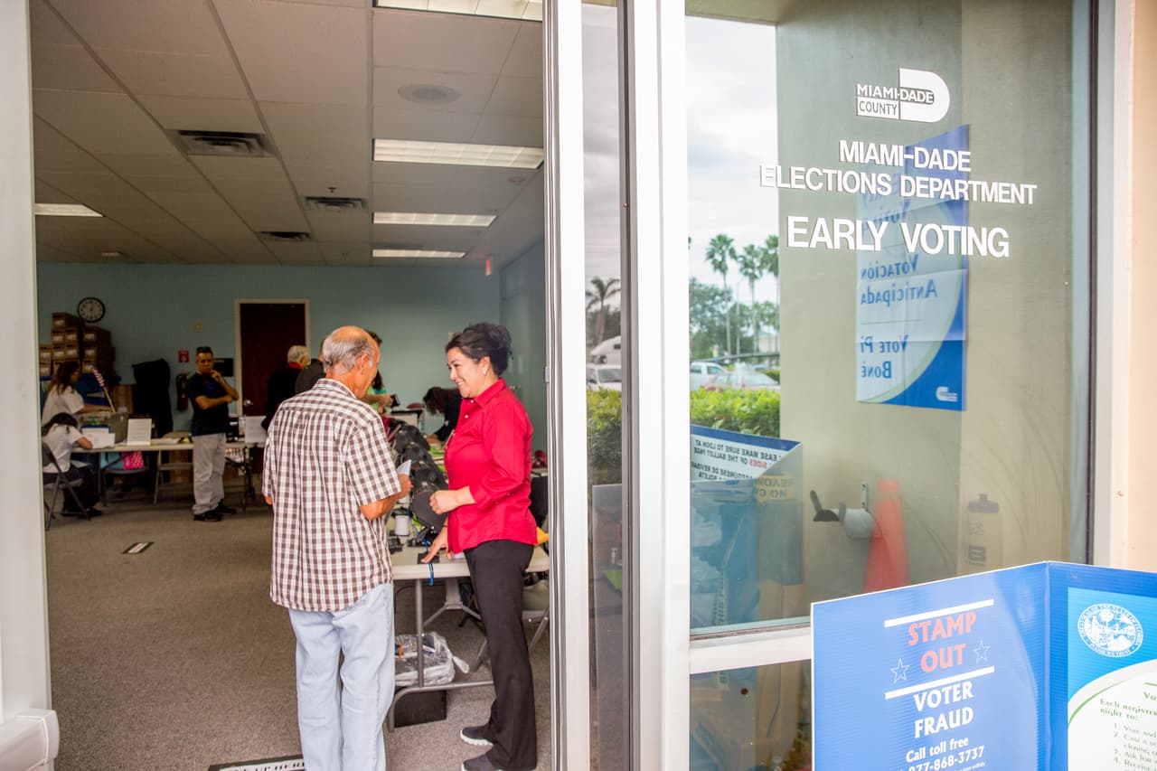 Todos los días la cantidad de votantes se va incrementando a medida que se acerca la elección, hasta llegar al 50% de los votantes totales.
