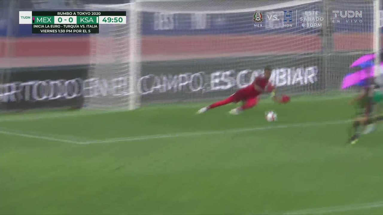 ¡‘Canelo’ desequilibra! Angulo dispara y el portero de Arabia suelta