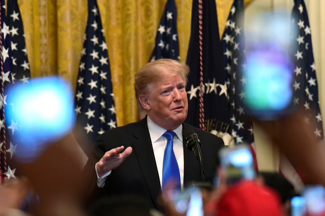 Donald Trump celebra su victoria electoral tras imponerse en las elecciones presidenciales de Estados Unidos de 2016.
