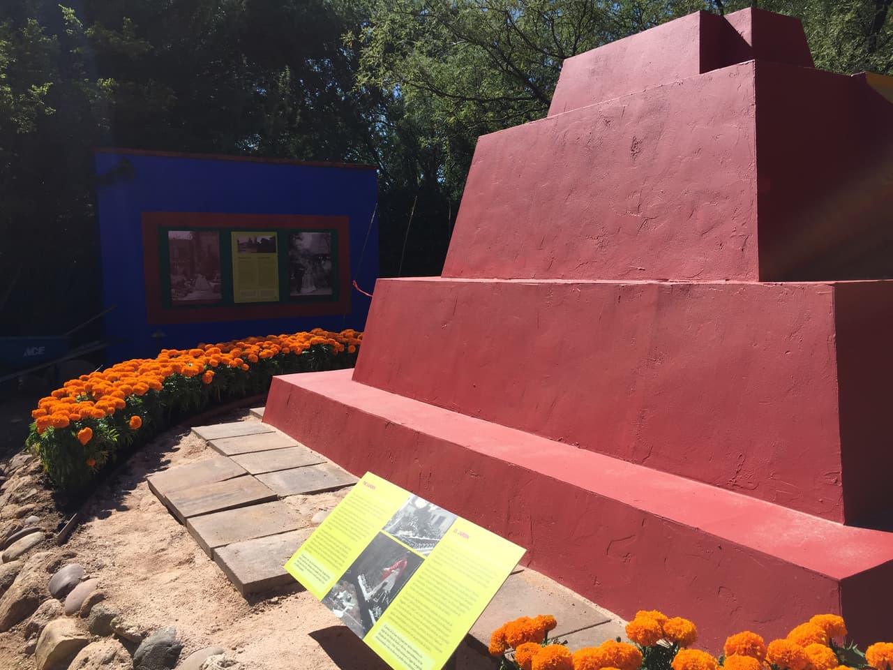 Jardines, color y arte en la exhibición de Frida Kahlo en Tucson