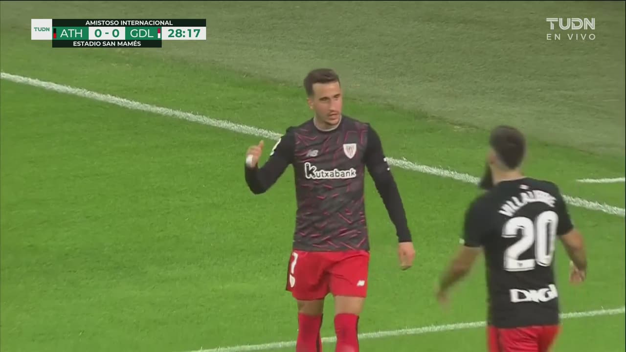 ¡Cántalo! Alejandro Berenguer remata cruzado para el 1-0 sobre Chivas