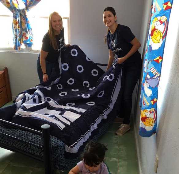 Para Ana fue muy gratificante apoyar con su granito de arena en esta noble causa.