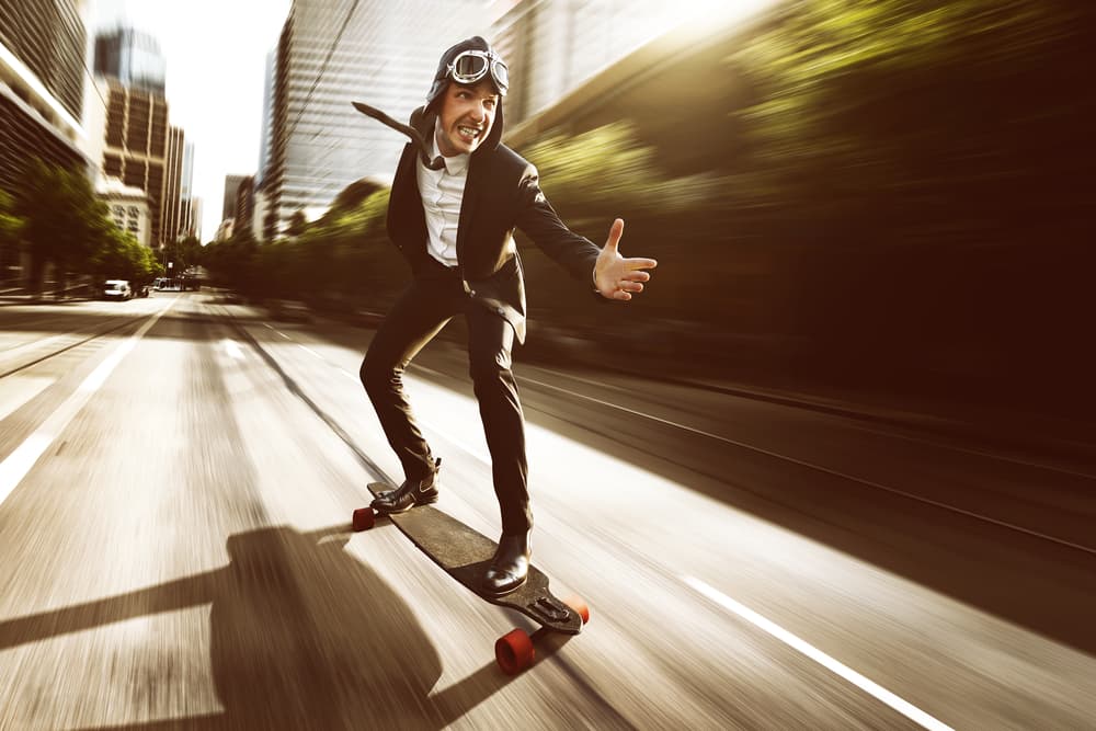 <b>Aries</b>
<br>Aumenta tu necesidad del cambio, de la independencia, la libertad personal. Surgen ciertos gestos o manierismos que llaman la atención a los demás, te vuelve muy excéntrico y bastante dominante. Confusión entre libertad y libertinaje.