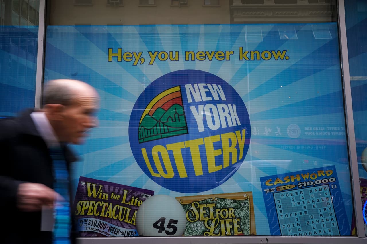 Boleto ganador de Lotto de Nueva York de $18,400,000 es vendido en deli de Manhattan