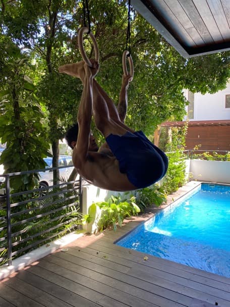 Con esta foto,
<b>Bibi</b> nos demuestra que aquello de encontrar el balance es algo que ya tiene amaestrado.