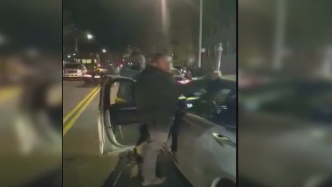 Buscan a tres personas que atacaron a dos inspectores de la Comisión de Taxis y Limosinas en El Bronx