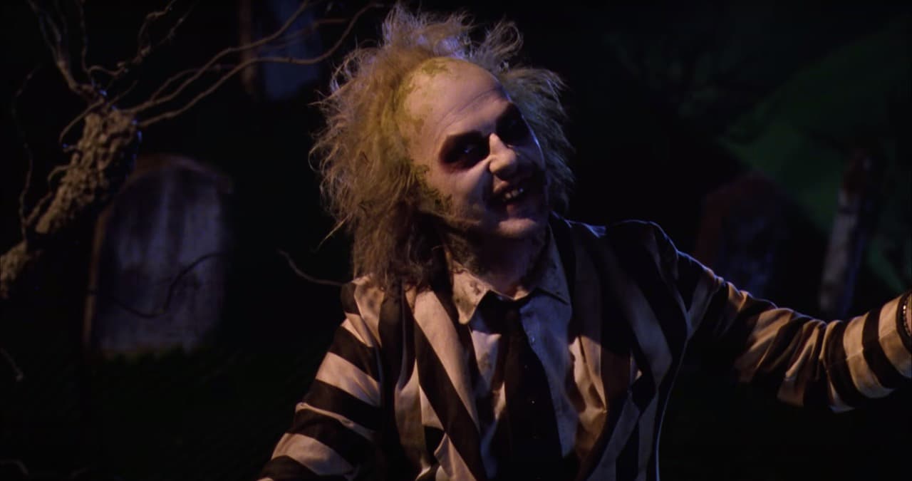 ‘Beetlejuice’ es una comedia de horror de 1988 dirigida por Tim Burton; con 
<a href="https://www.univision.com/entretenimiento/cine-y-series/quien-es-el-mejor-batman-live-action-los-clasificados-desde-la-peor-hasta-la-mejor-actuacion-fotos">Michael Keaton</a>, Winona Ryder, Geena Davis y Alex Baldwin como protagonistas.