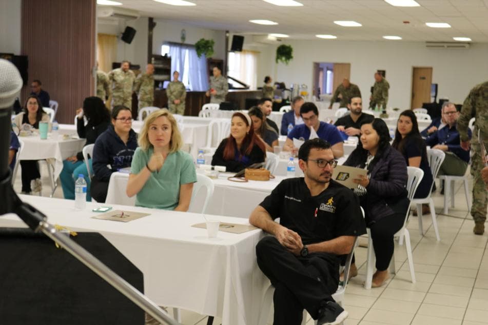 Estudiantes de medicina se unen a la Guardia Nacional de Puerto Rico en contra del coronavirus