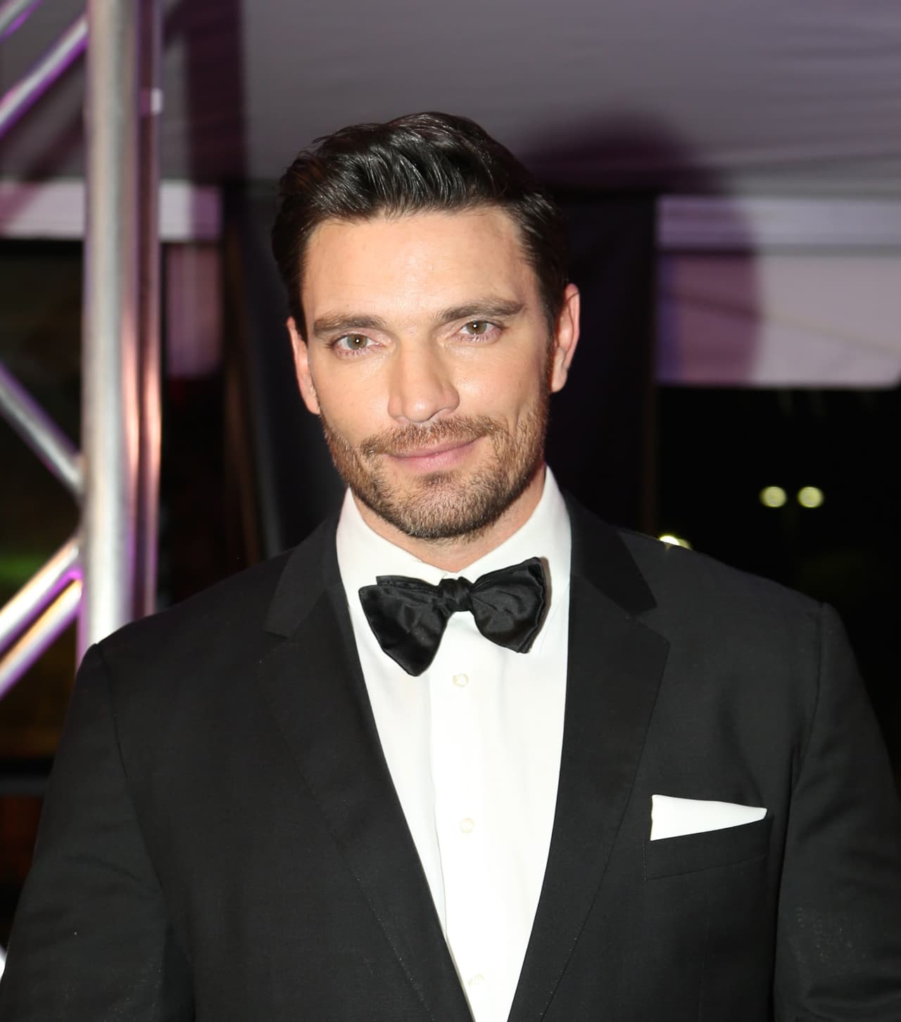 Luego de este comentario, Julián Gil dejó claro que por el momento se encuentra soltero.