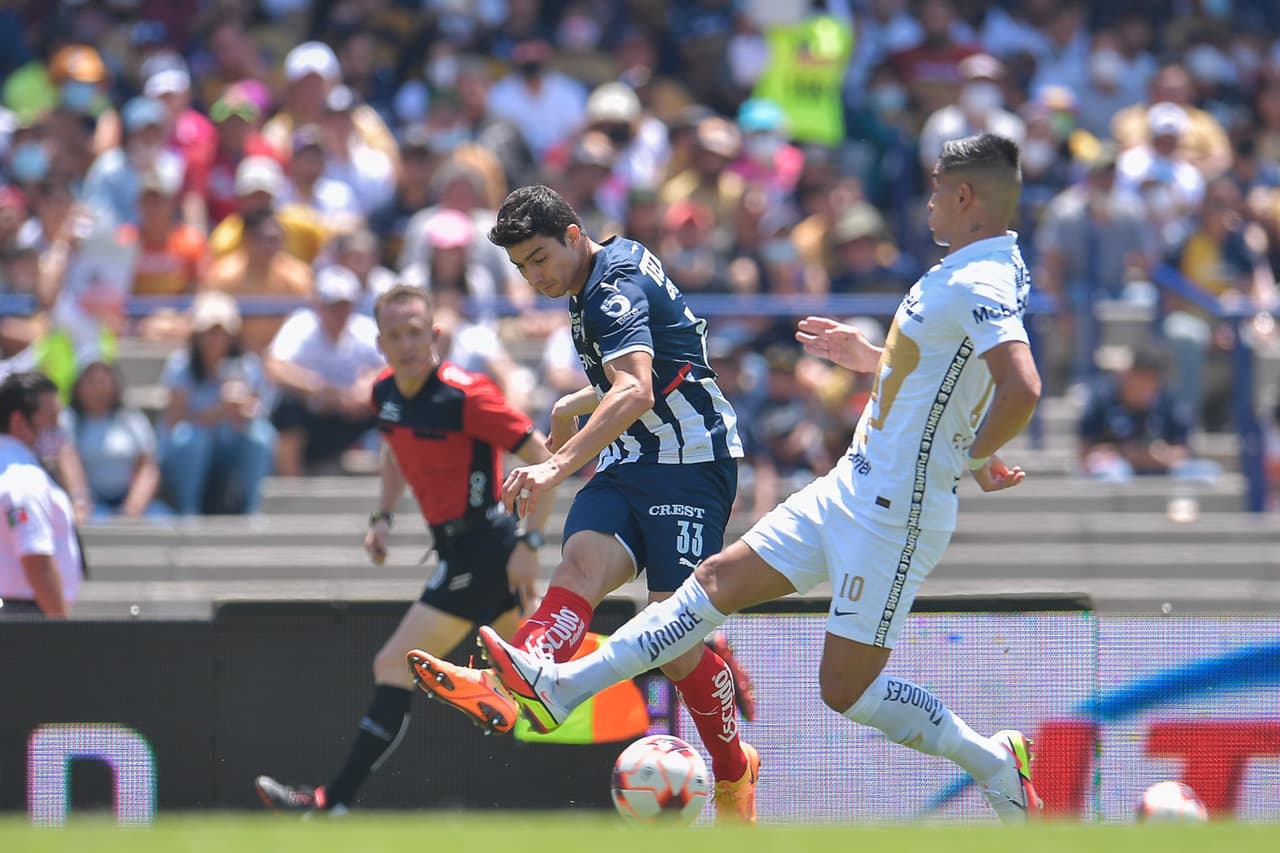 A pesar de haber jugado con 10 futbolistas la mayor parte del juego por la expulsión de Juan Ignacio Dinenno, los Pumas lograron una vital victoria ante Rayados.
