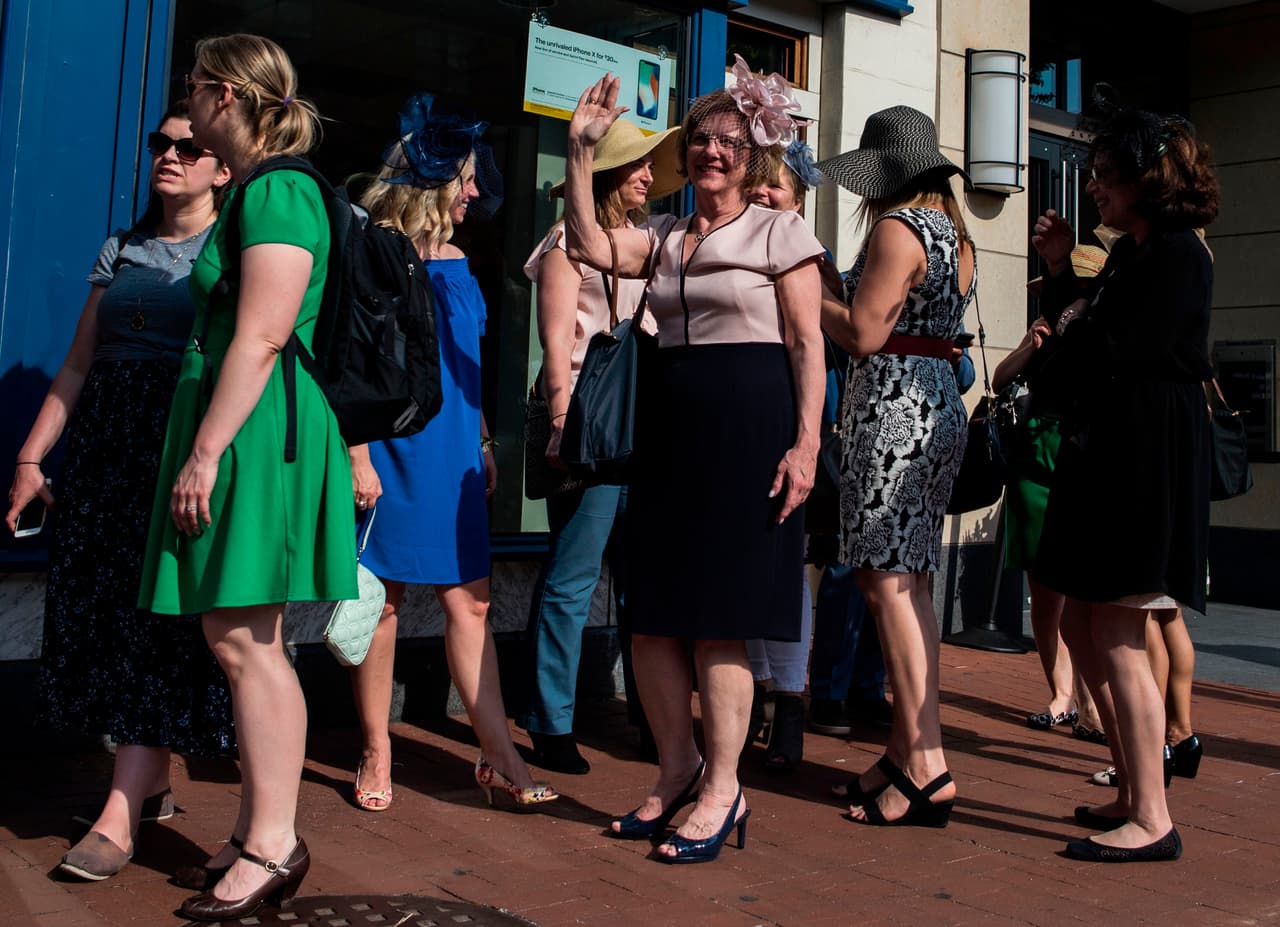 En el bar, proyecto de 
<b><a href="http://www.drinkcompany.com/">Drink Company</a>,</b> se celebrará una fiesta para proyectar la boda y no se pueden reservar espacios. Toca llegar y hacer las ya comunes filas.