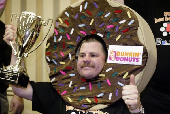 Aqui tenemos a un orgulloso comedor de donas.