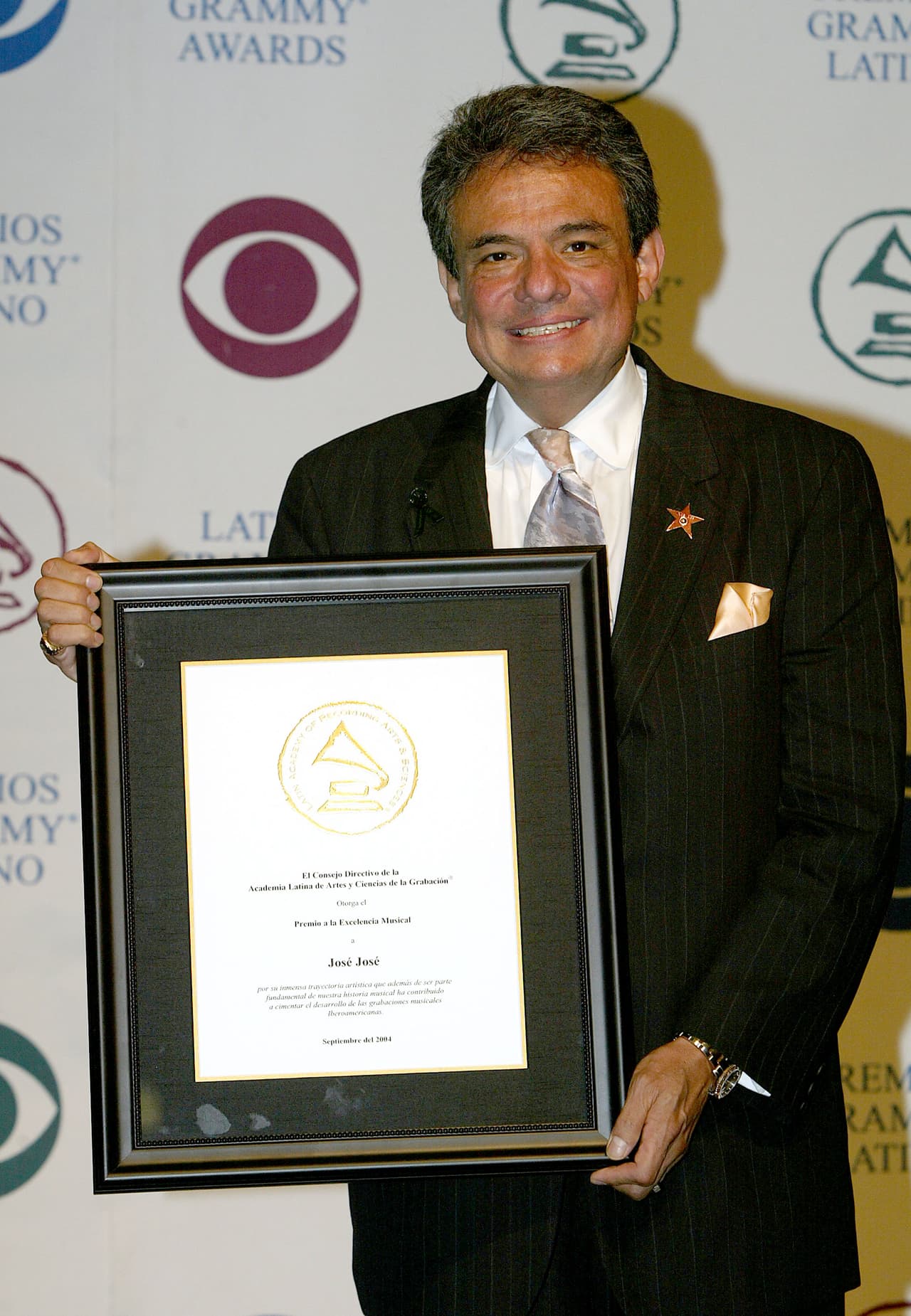 En 2004, durante la quinta edición de los Grammy Latinos, José José recibe el 
<i>Lifetime Achievement Award</i>, reconocimiento que premia la vida como artista del cantante.