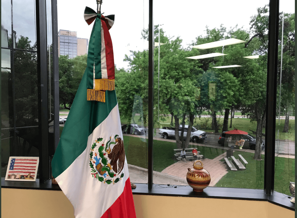 Consulado de México en Dallas cancela servicios indefinidamente por Coronavirus