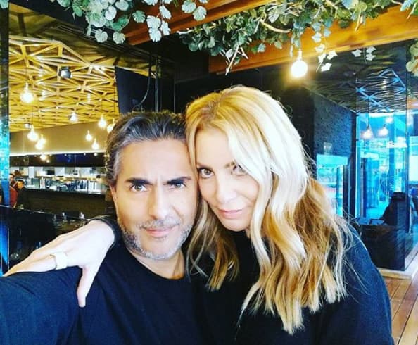 Además de su esposa, Rodríguez ha fungido como mánager del actor.
<br>