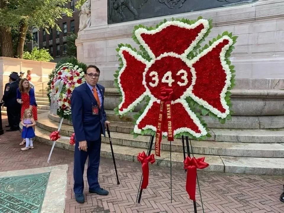 <b>Darren Aquino</b>, trabajador de una organización sin fines de lucro y ex candidato por el distrito 19 de Florida en 2020, también busca la nominación republicana.
<br>
<br>
<b>Sitio:</b> 
<a href="https://vote4aquino.com/">https://vote4aquino.com/</a>