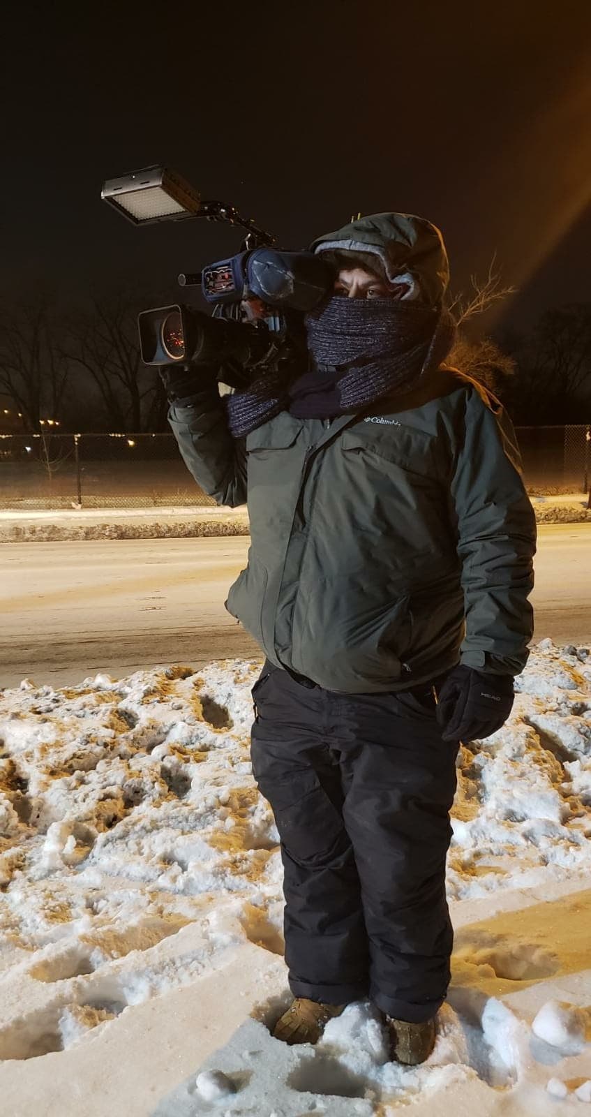 Jorge Ávila es uno de las nuevas adquisiciones de Noticias Univision Chicago. Viene desde Las Vegas. Aquí desde el suroeste de Chicago cubriendo su primer frío polar.