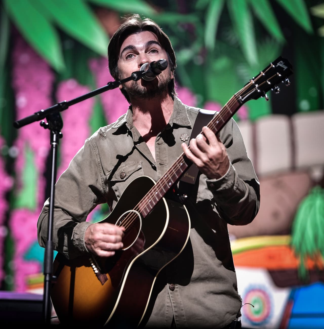 "Los primeros en escucharla fueron Karen y mis tres hijos. 
<b>Ellos son mis mejores jueces. Ya tienen 15, 13 y 9". </b>