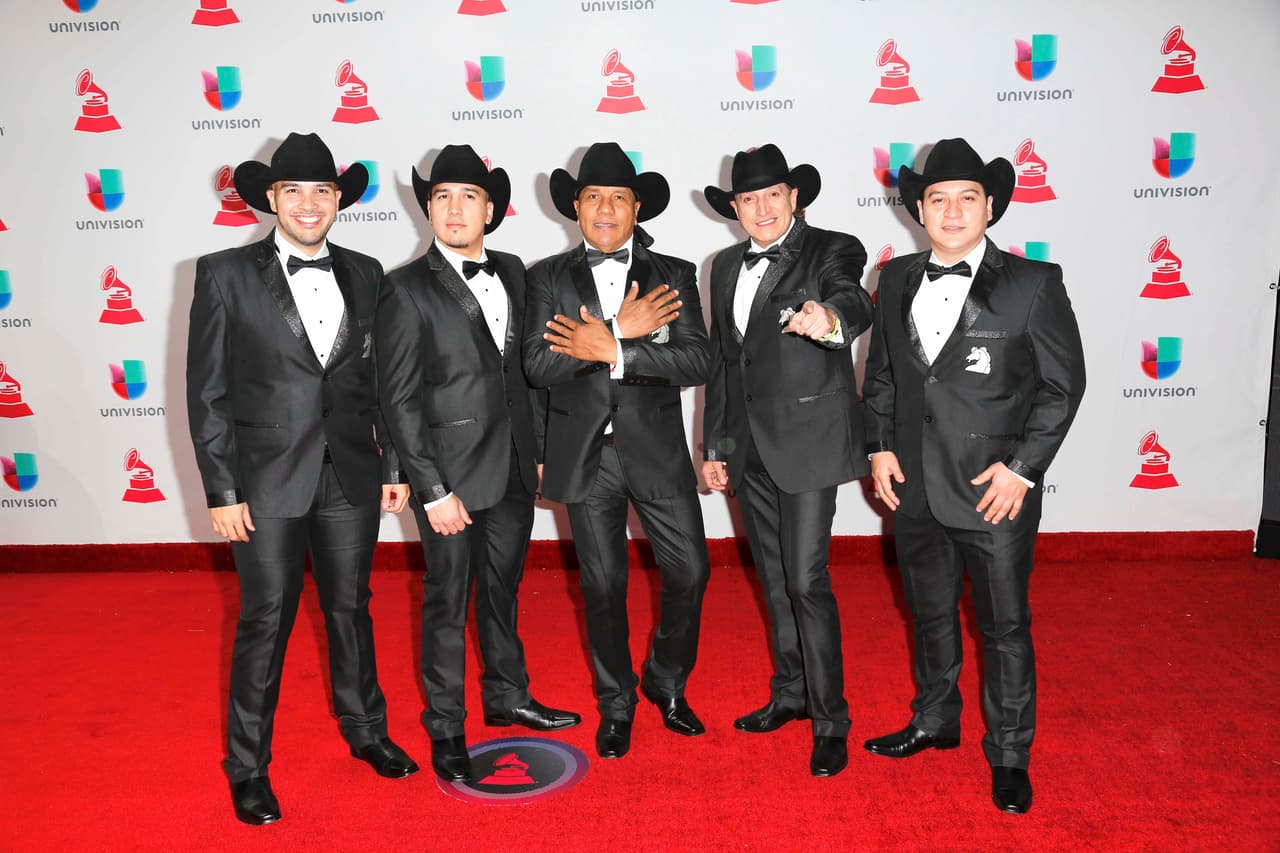 "Nosotros 
<b>no acostumbramos nunca traer seguridad </b>con nosotros, consideramos que no es vida, es estar temiéndole a algo, es estar invitando a alguien a que rete a tu seguridad", dijo 'Lupe'.