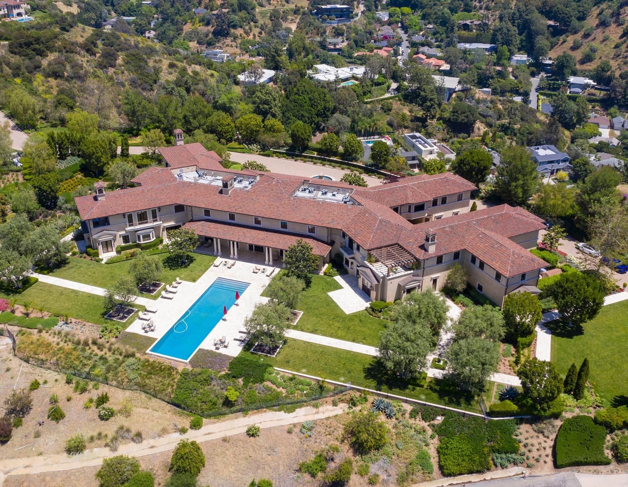 La familia tuvo esta celebración en la mansión de 18 millones de dólares que habitan en Beverly Hills, desde el mes pasado.