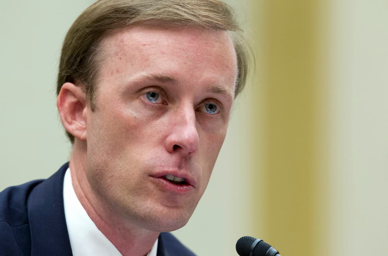 <b>Asesor de Seguridad Nacional: Jake Sullivan.</b> Ha sido asesor de Biden en política interna, pero tiene una amplia experiencia en política exterior. Se desempeñó como asesor de seguridad nacional de Biden durante el segundo mandato de Obama y fue jefe de planificación de políticas y subjefe de gabinete de Hillary Clinton, cuando era secretaria de Estado.