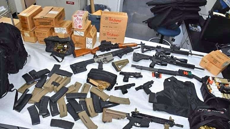 Trabajador de UPS que amenazó con atacar la compañía tenía en su poder un arsenal