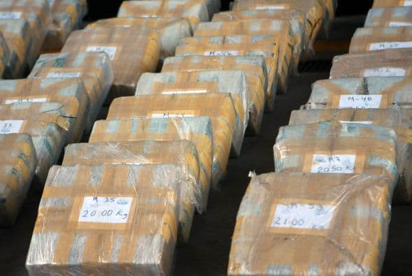 Una de las principales medidas adoptadas es la creación del Fondo Nacional Antidrogas, iniciativa que involucra a los sectores productivos en programas de prevención.