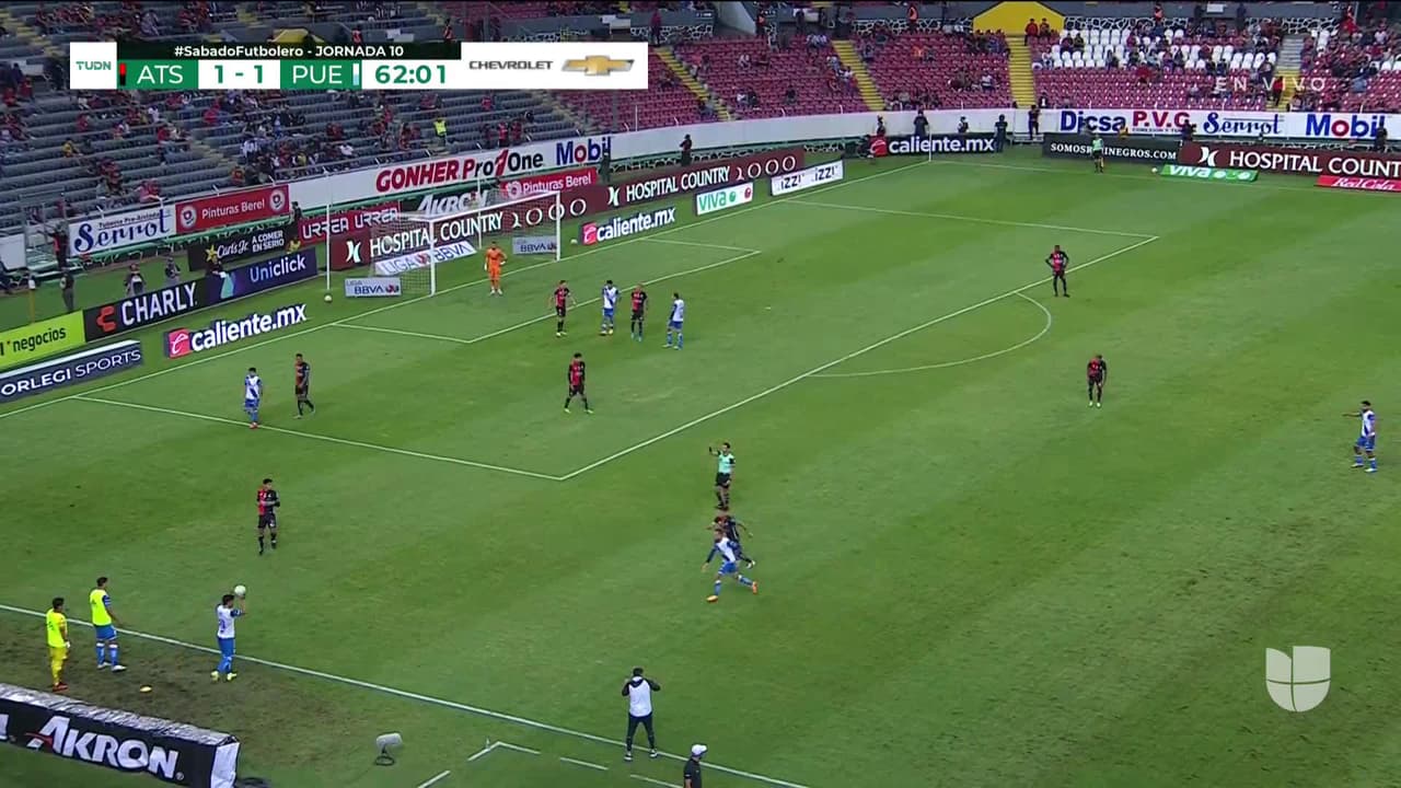 ¡TIRO ATAJADO! disparo por Christopher Trejo.